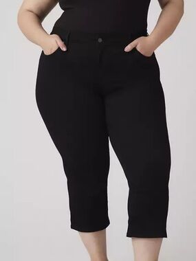 Levi’s 311 SHAPING SKINNY CAPRI WOMEN'S JEANS (PLUS SIZE)